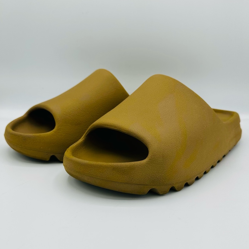 🔥 YEEZY slides - Ochre - Mens 9 🔥